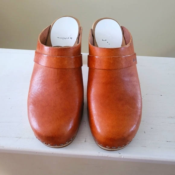 Swedish Hasbeens Wooden Heel Clogs - Picture 2 of 5